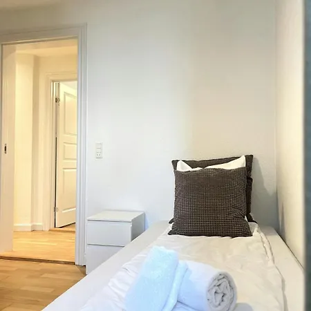 And Spacious For 8 In Vestbyen Lägenhet Ålborg