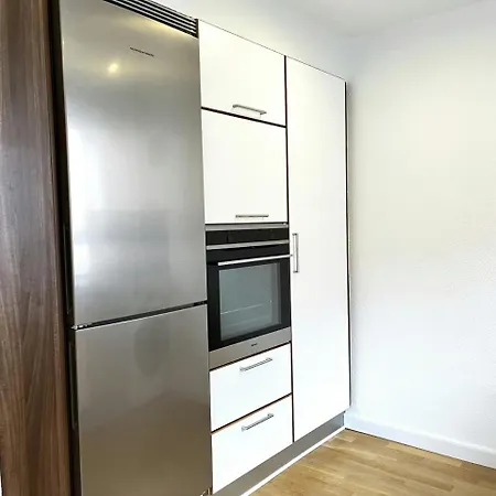 And Spacious For 8 In Vestbyen