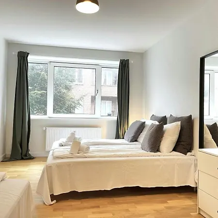 And Spacious For 8 In Vestbyen Appartamento *