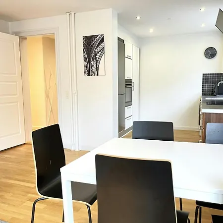 And Spacious For 8 In Vestbyen *