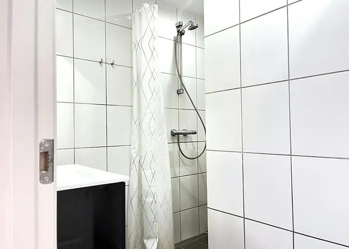 And Spacious For 8 In Vestbyen Ålborg