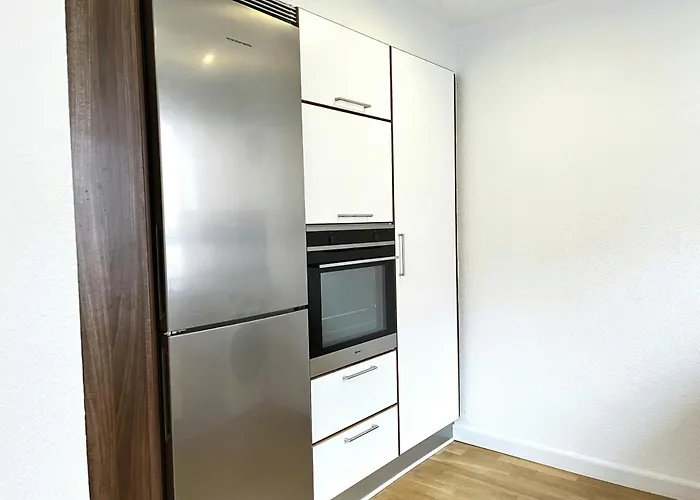 And Spacious For 8 In Vestbyen