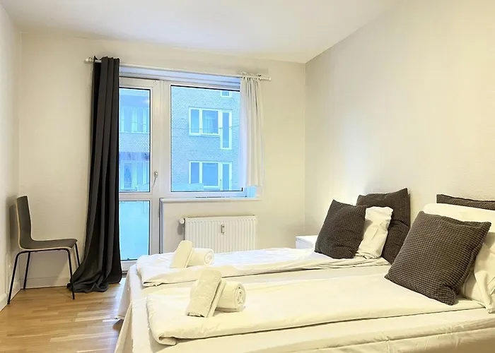 Lägenhet And Spacious For 8 In Vestbyen *