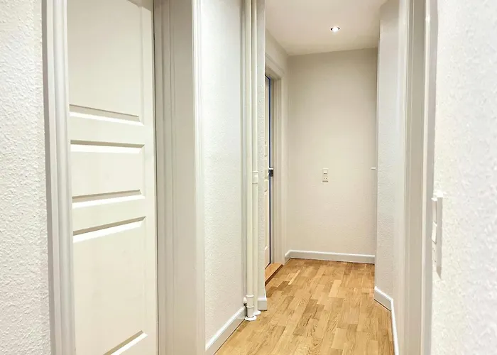 And Spacious For 8 In Vestbyen Ålborg