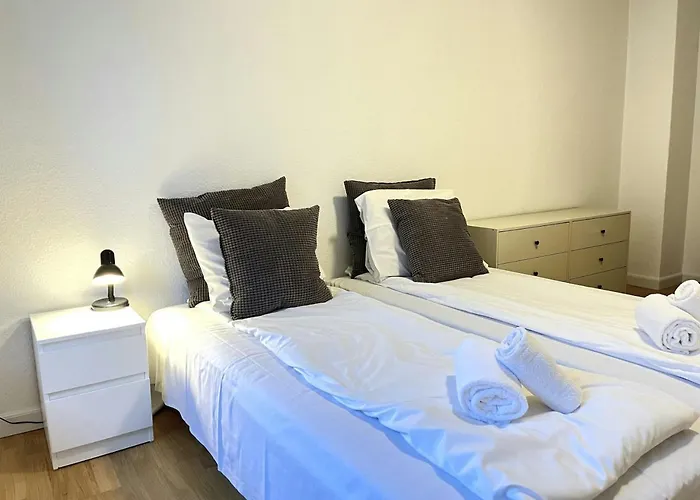 And Spacious For 8 In Vestbyen