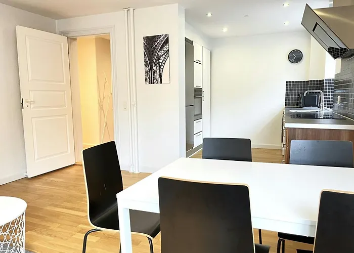 And Spacious For 8 In Vestbyen *